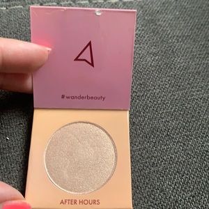Wander Beauty Glow Highlighter